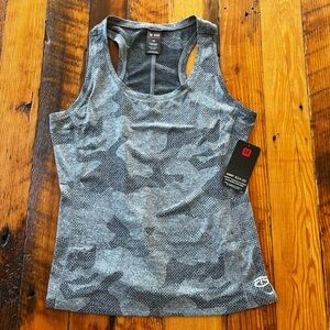 Tap out Gray new Women's Tank Top size M